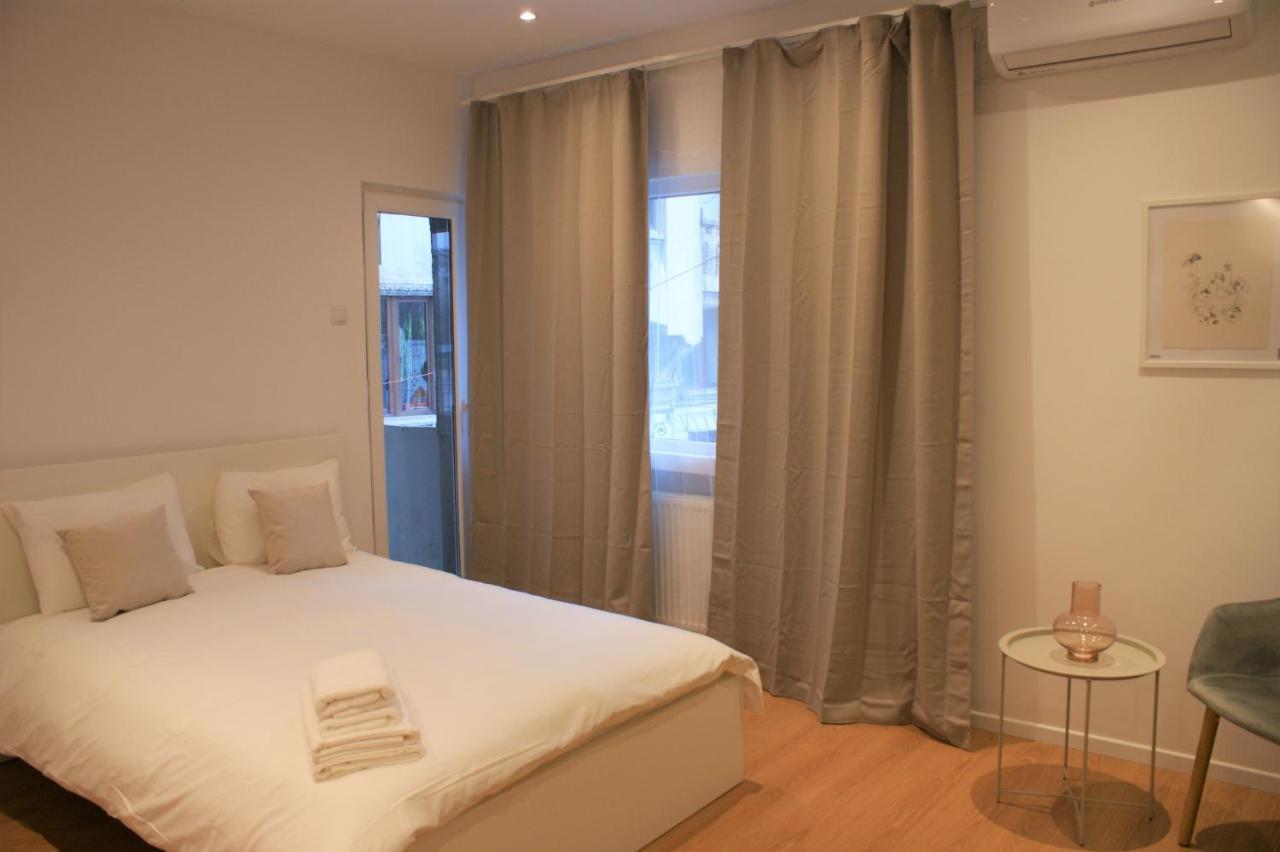On The River Ultra Central Suites 부쿠레슈티 외부 사진