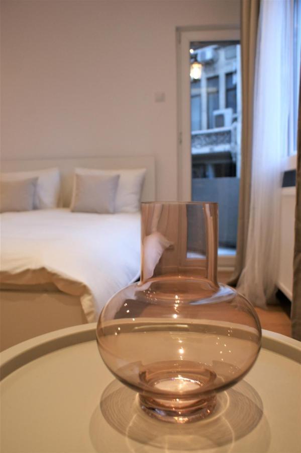 On The River Ultra Central Suites 부쿠레슈티 외부 사진