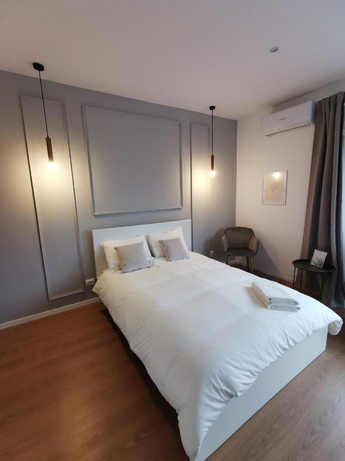 On The River Ultra Central Suites 부쿠레슈티 외부 사진