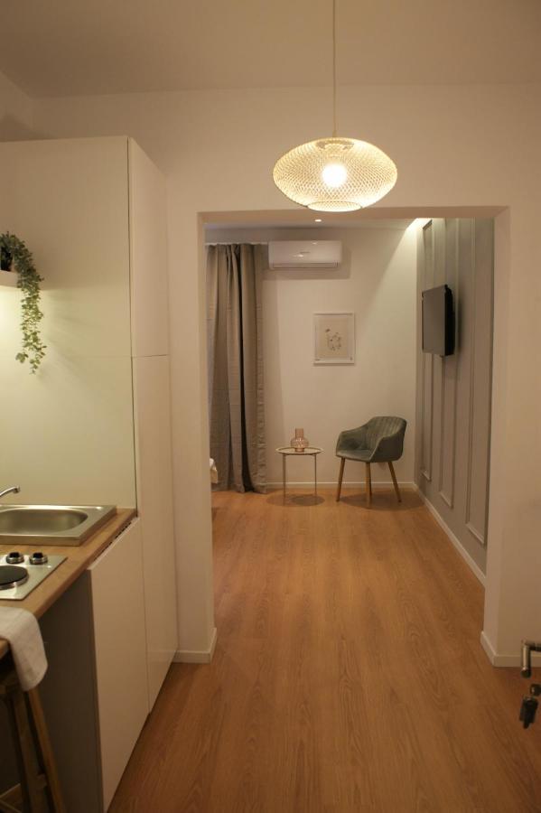 On The River Ultra Central Suites 부쿠레슈티 외부 사진