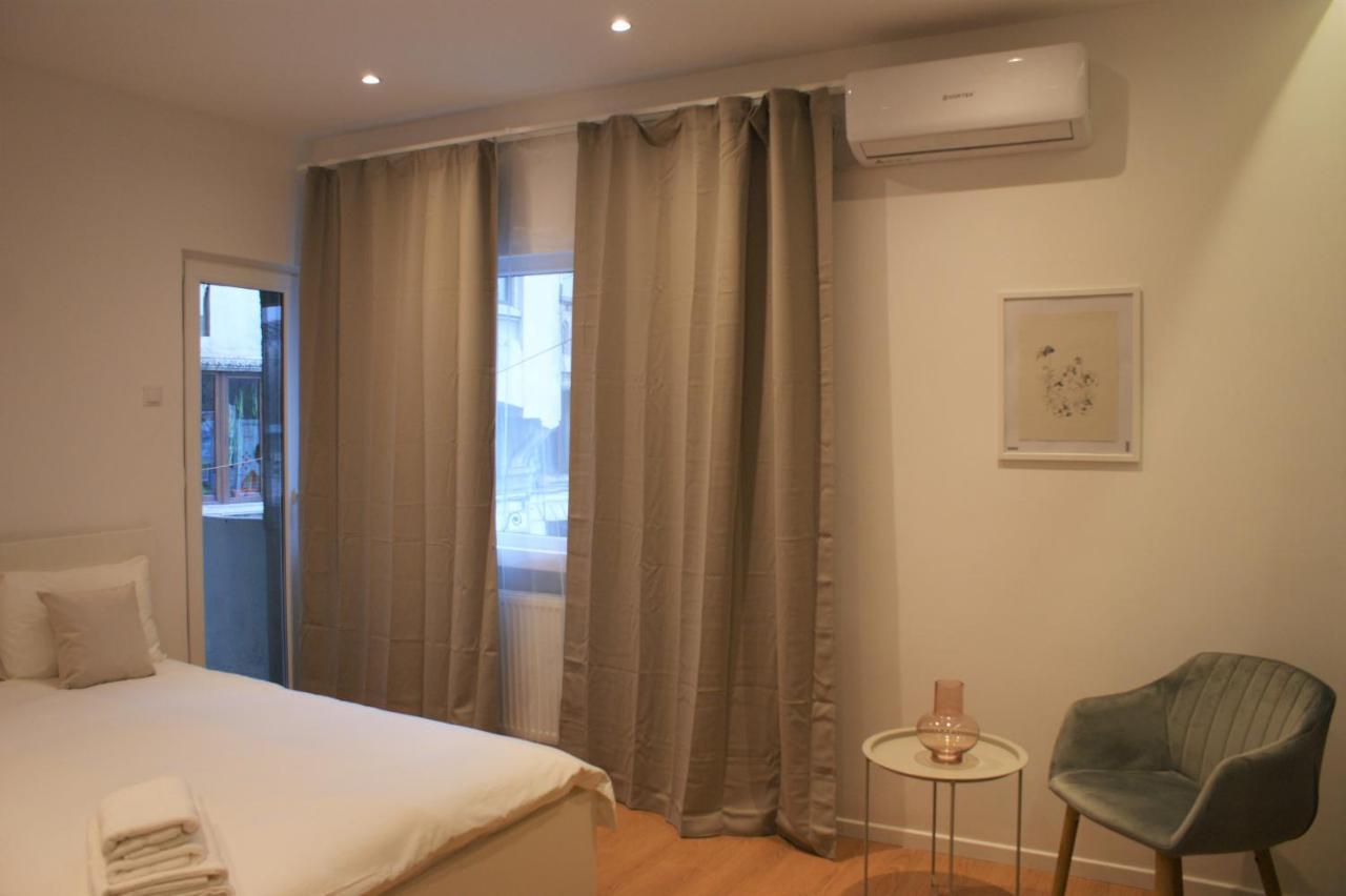 On The River Ultra Central Suites 부쿠레슈티 외부 사진