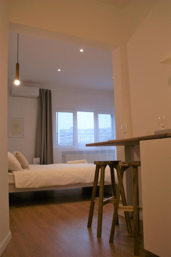 On The River Ultra Central Suites 부쿠레슈티 외부 사진
