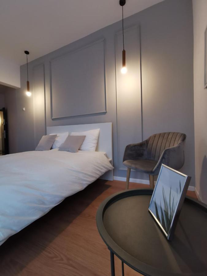 On The River Ultra Central Suites 부쿠레슈티 외부 사진