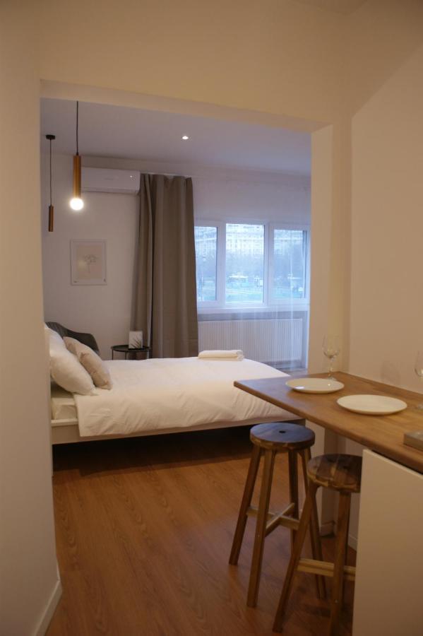 On The River Ultra Central Suites 부쿠레슈티 외부 사진