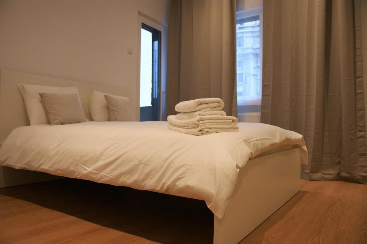 On The River Ultra Central Suites 부쿠레슈티 외부 사진