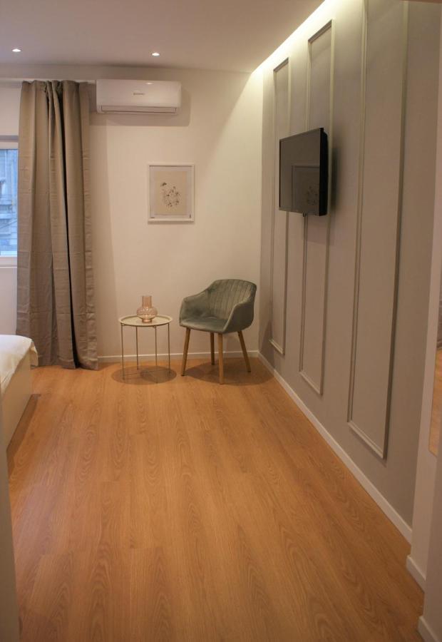 On The River Ultra Central Suites 부쿠레슈티 외부 사진
