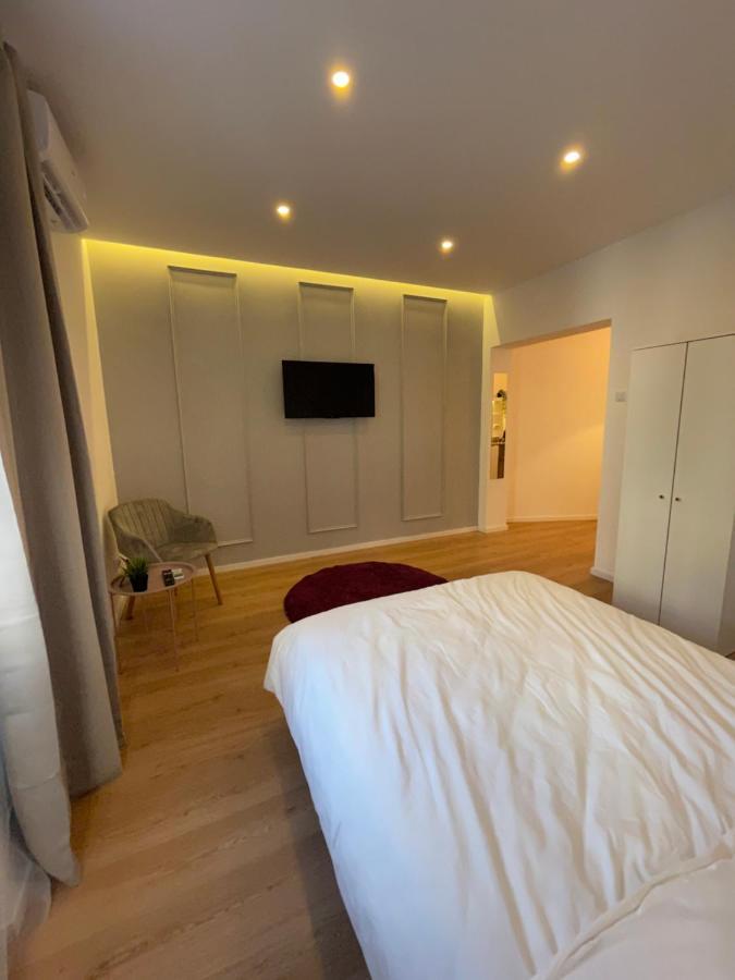 On The River Ultra Central Suites 부쿠레슈티 외부 사진