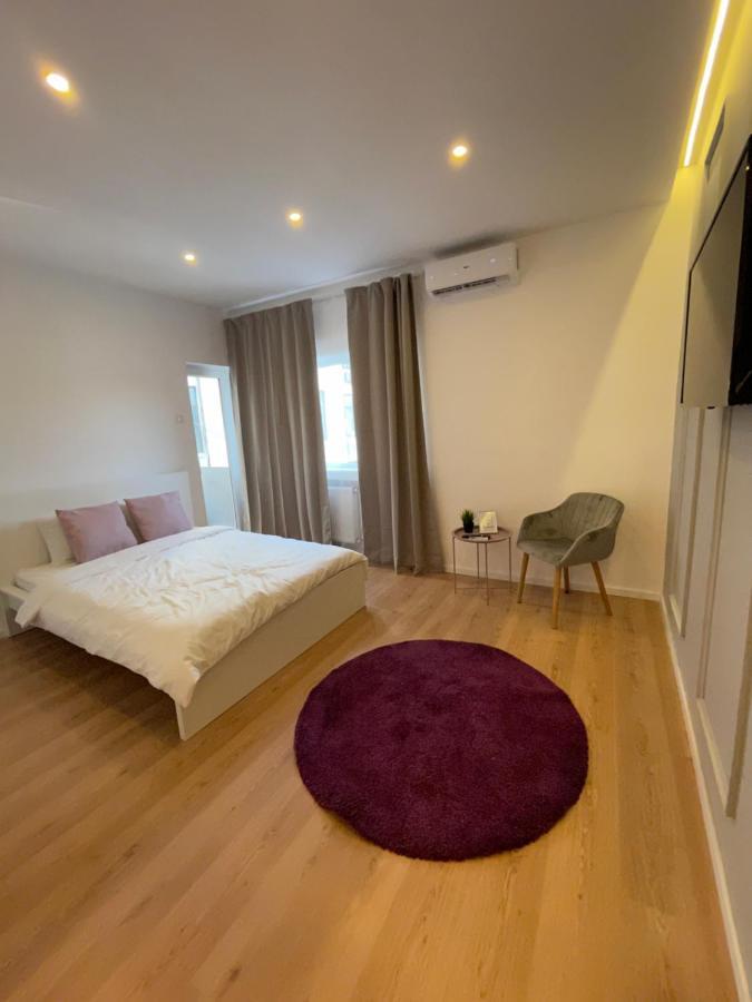 On The River Ultra Central Suites 부쿠레슈티 외부 사진