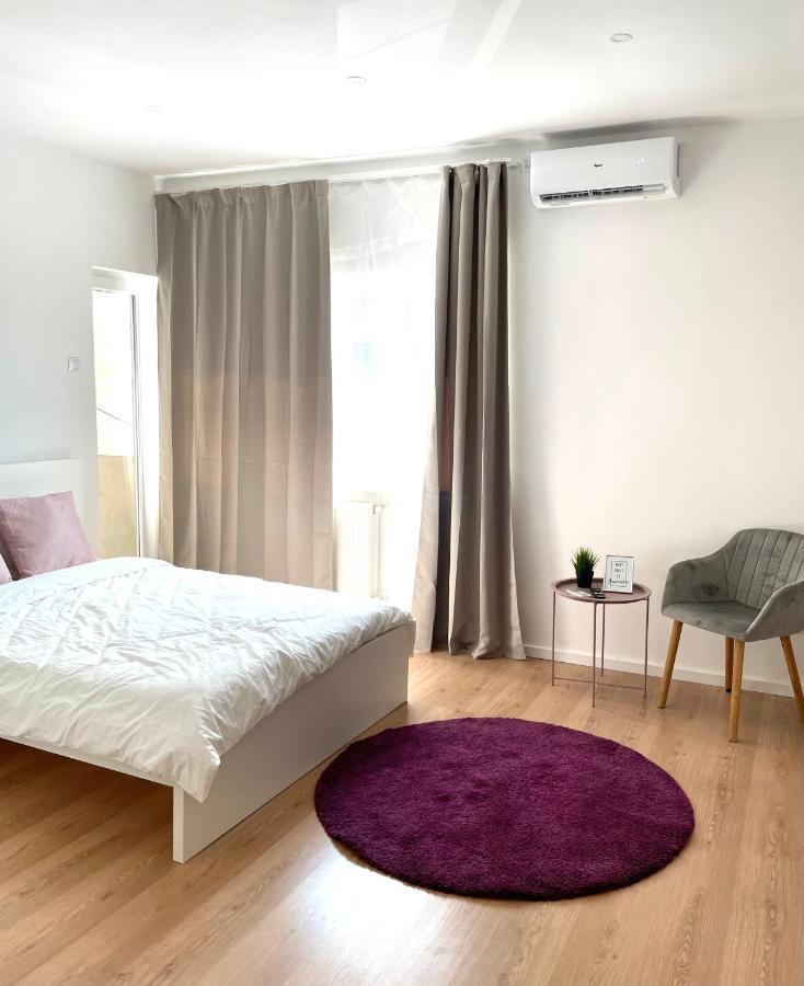 On The River Ultra Central Suites 부쿠레슈티 외부 사진
