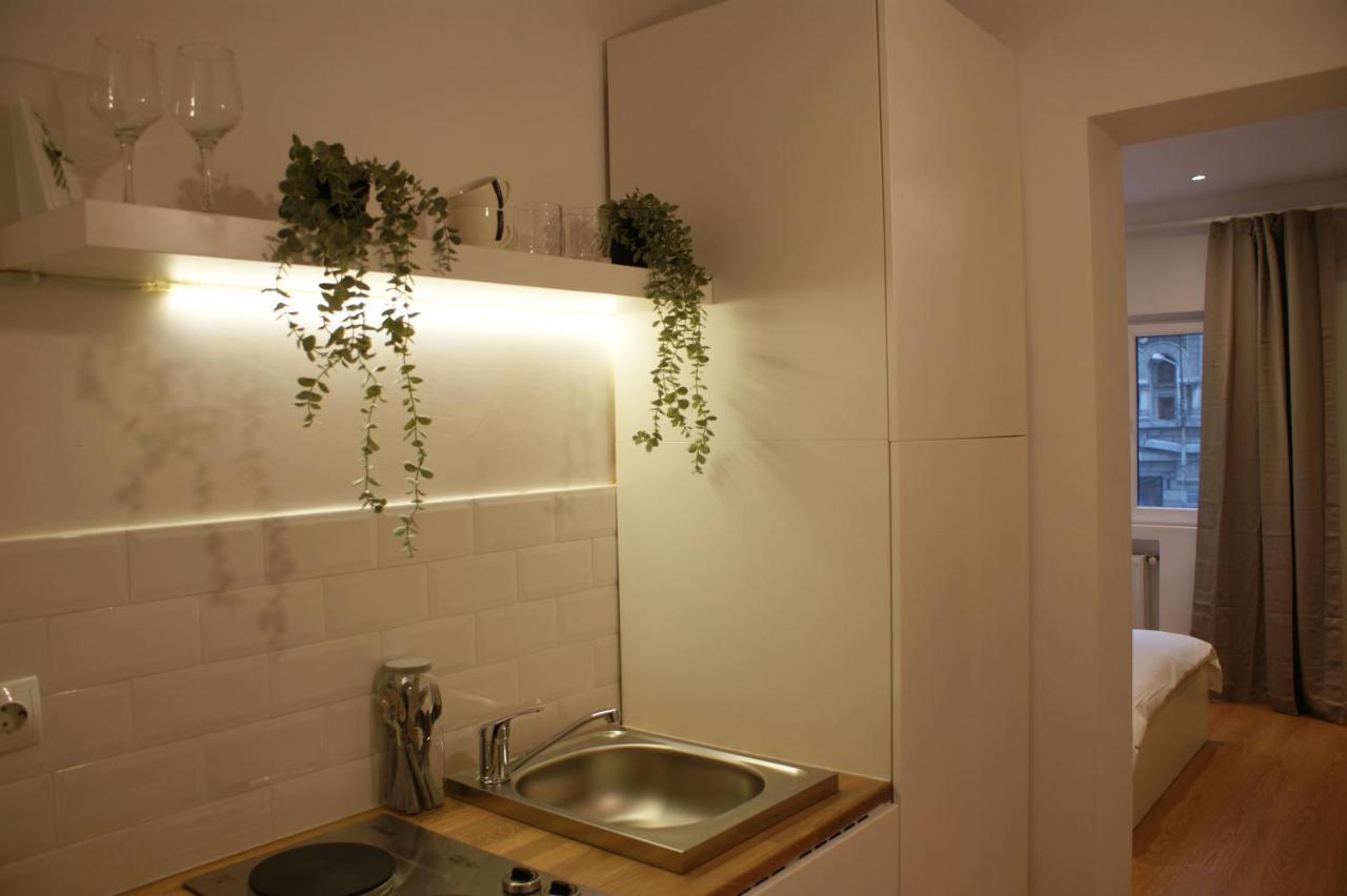 On The River Ultra Central Suites 부쿠레슈티 외부 사진