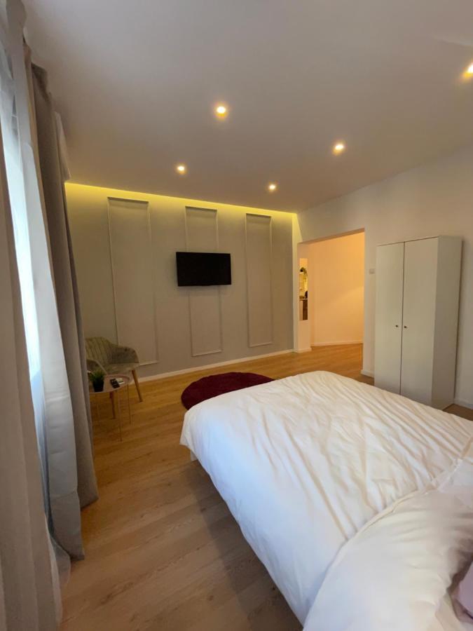 On The River Ultra Central Suites 부쿠레슈티 외부 사진