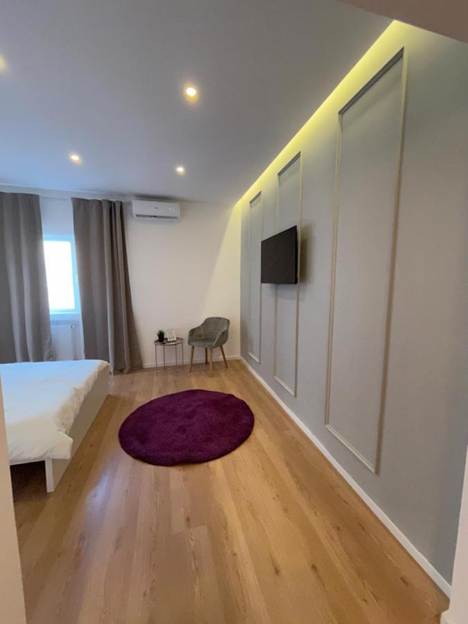 On The River Ultra Central Suites 부쿠레슈티 외부 사진